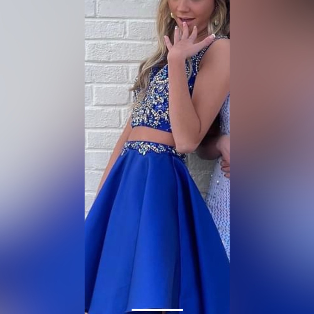 Blue jewel short dress! Two piece! Great condition non-smoking home Size 00